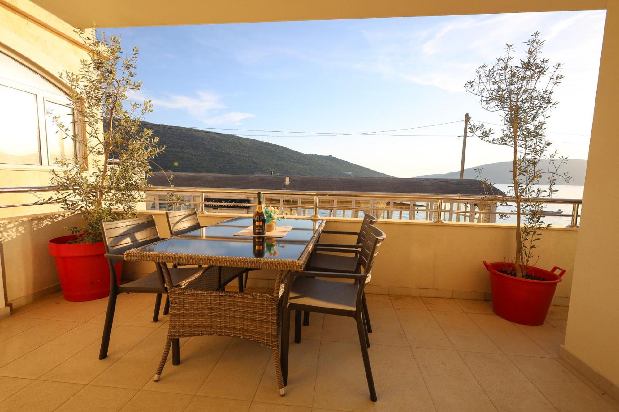 Apartments Milanovic Herceg Novi Eksteriør bilde